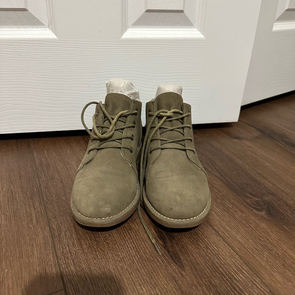 Women’s Olive Lace-Up Boots